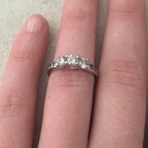 Stunning Diamond White Gold Engagement Ring